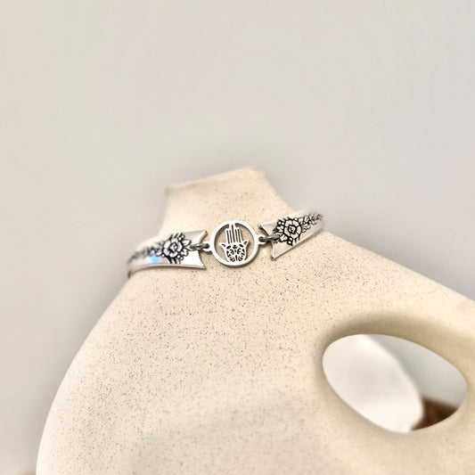 Bracelet Main de Fatima M/L adulte 7 1/2 pouces.