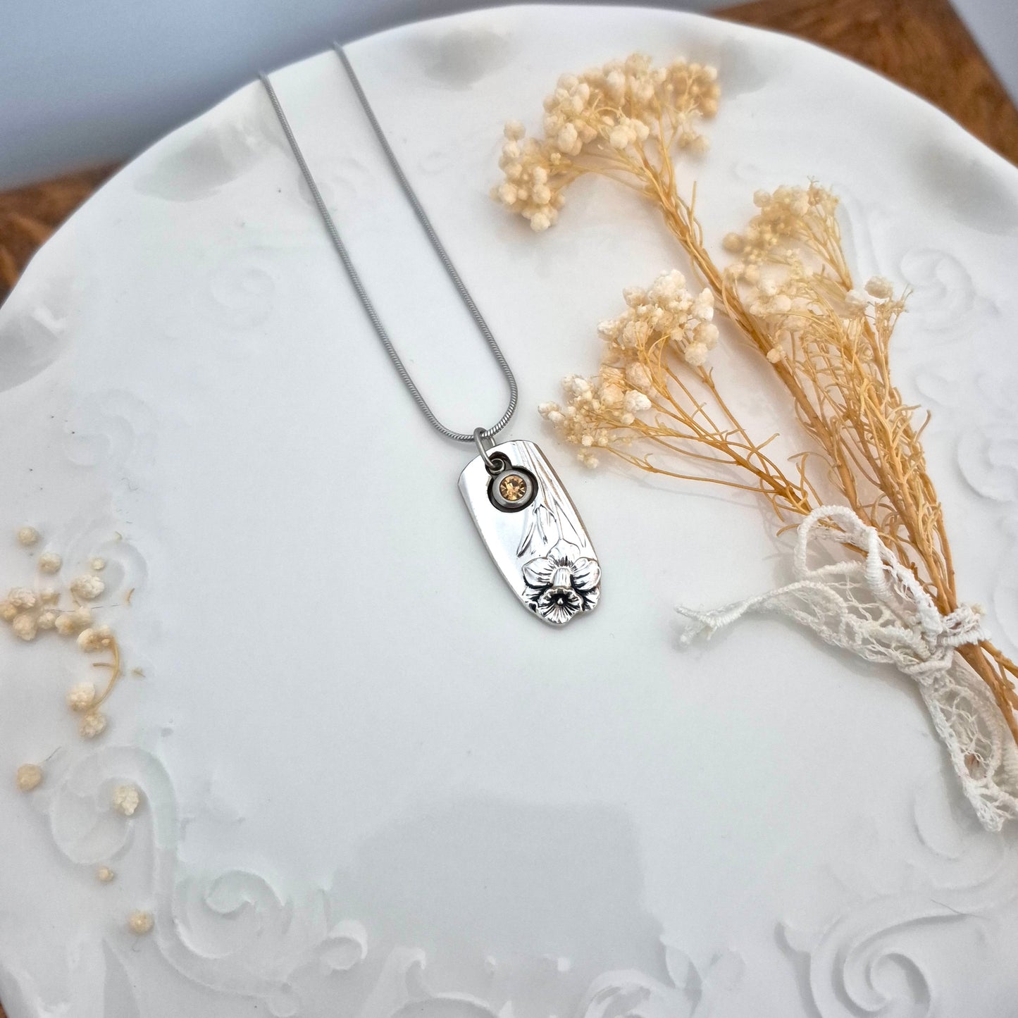 Collier Coutellerie avec pierre de naissance