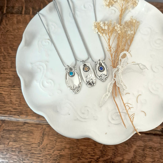 Collier Coutellerie avec pierre de naissance