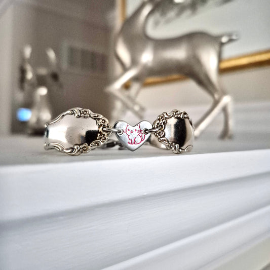 Bracelet au petit chat rose. 6 pouces  PETIT/ Adulte.