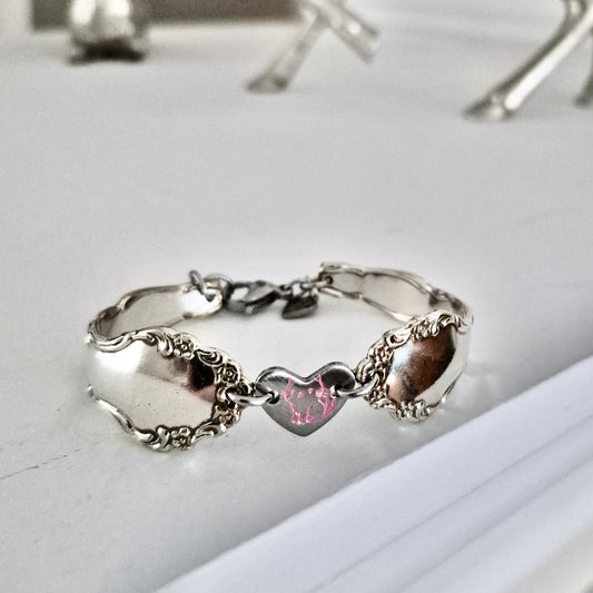 Bracelet au petit chat rose. 6 pouces  PETIT/ Adulte.