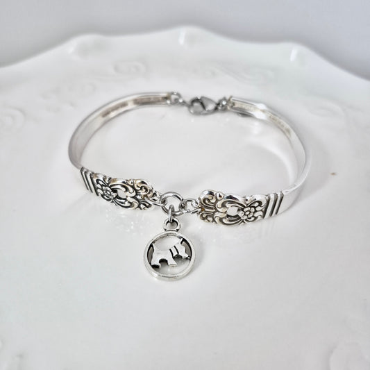 Bracelet avec breloque chien  XXL (8 1/2 pouces)