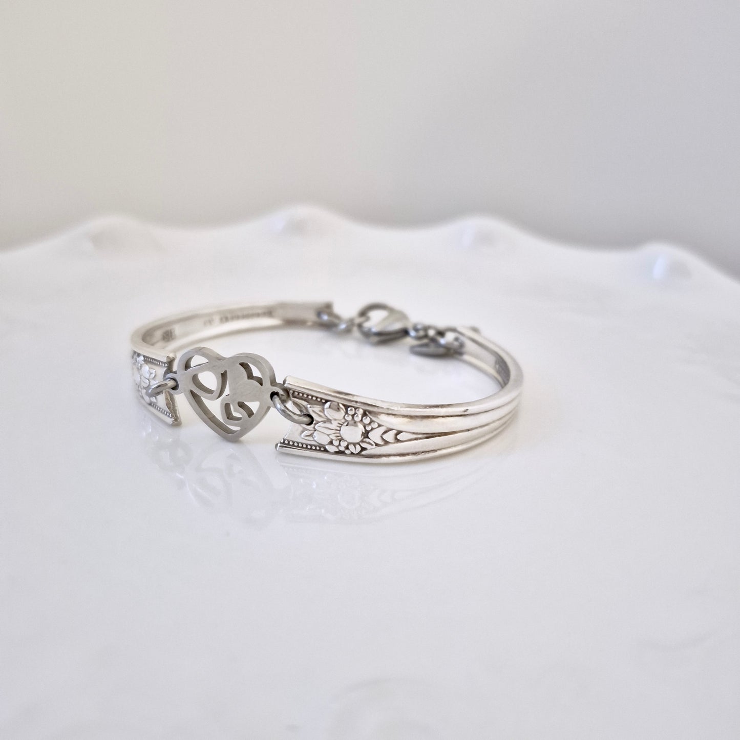 Bracelet Coeurs multiples  M/L Adulte (7 1/4 pouces)